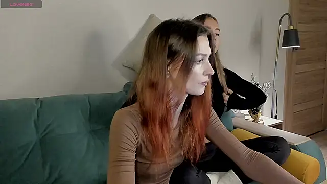 Snapshot of Fox_sky_Fox chatting on December 2024 08:43:01 PM Fox sky Fox online show from December 2024 08:43:01 PM