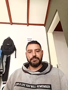 Snapshot of P4uzud4O chatting on February 2026 12:05:01 PM P4uzud4O online show from February 2026 12:05:01 PM