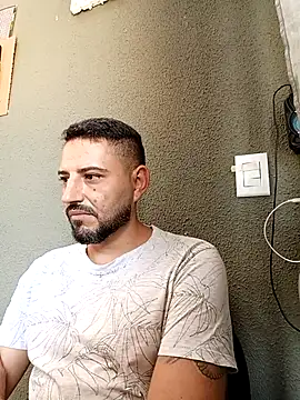 P4uzud4O online show from April 2026 01:37:01 PM