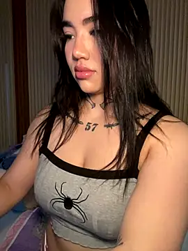 Nickiiiii online show from October 2025 04:53:02 PM