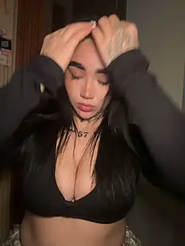 Nickiiiii online show from March 2026 08:30:01 AM