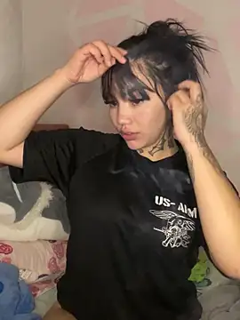 Nickiiiii online show from March 2025 07:21:02 AM