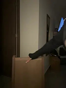 Nickiiiii online show from April 2026 06:31:02 AM