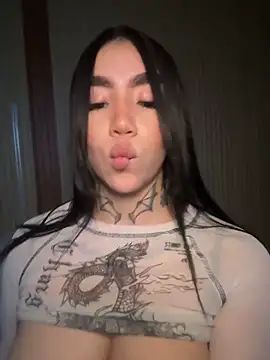 Snapshot of Nickiiiii chatting on February 2026 06:40:02 AM Nickiiiii online show from February 2026 06:40:02 AM