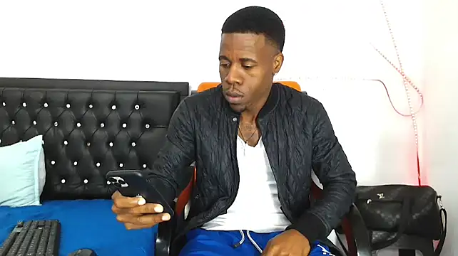 Snapshot of Damian_hart_24CM chatting on November 2025 09:36:02 AM Damian hart 24CM online show from November 2025 09:36:02 AM