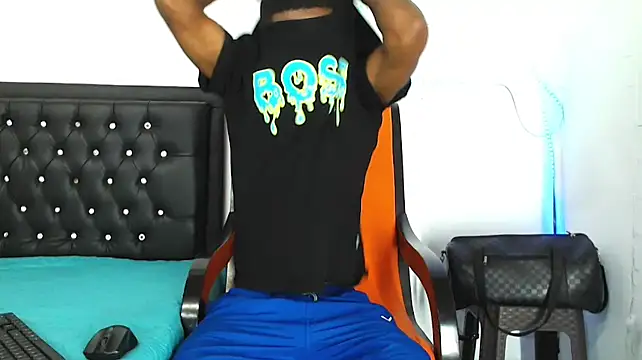 Snapshot of Damian_hart_24CM chatting on October 2025 10:27:01 AM Damian hart 24CM online show from October 2025 10:27:01 AM