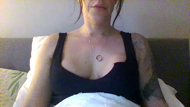 Fiesty findom40 online show from December 2024 02:59:01 PM