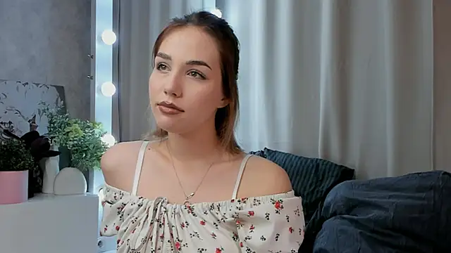 Tate Angel online show from September 2025 06:21:02 PM