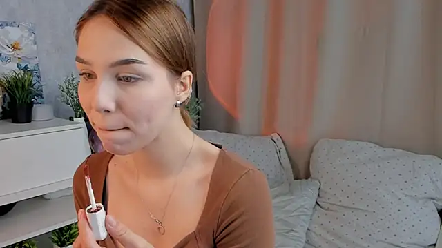 Tate Angel online show from September 2025 06:17:01 PM