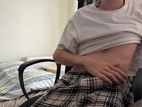 simoneqq online show from September 2025 11:27:02 AM