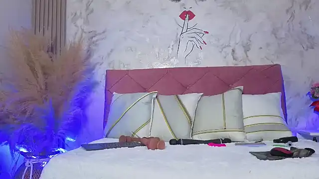 EMILY ROUSSE71 online show from March 2026 08:21:01 PM