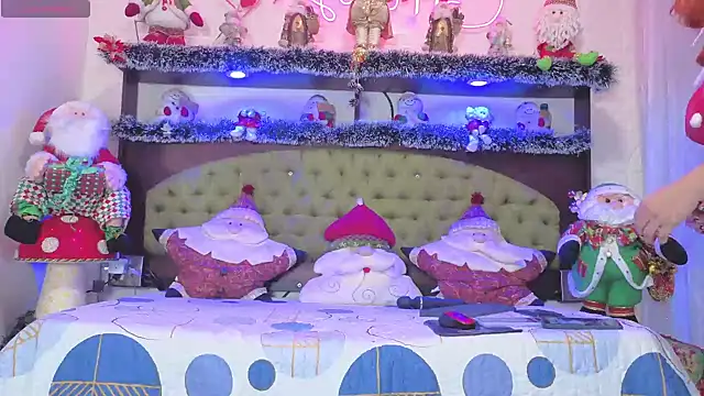 EMILY ROUSSE71 online show from November 2025 09:18:02 PM