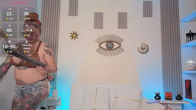 EMILY ROUSSE71 online show from June 2026 10:48:02 PM