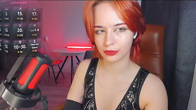 mollyposhh online show from September 2025 03:07:01 PM