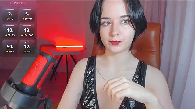 mollyposhh online show from October 2025 04:52:01 PM