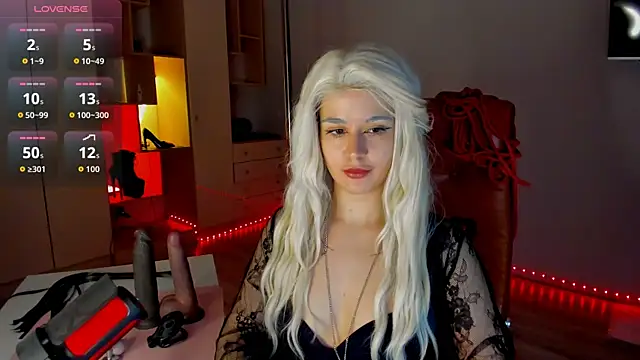 mollyposhh online show from March 2026 05:13:02 PM