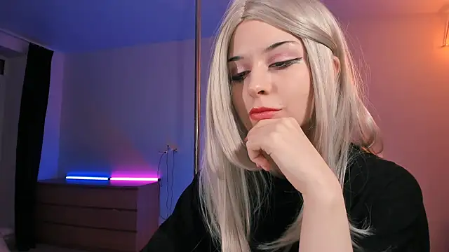 mollyposhh online show from February 2025 04:14:02 PM