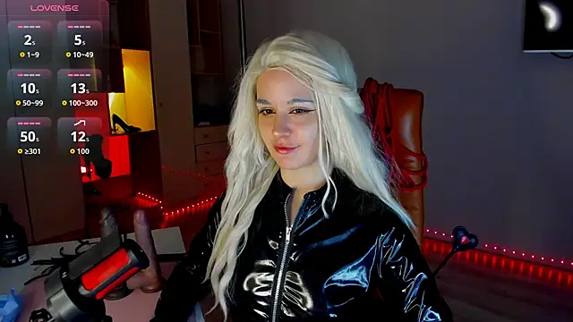 mollyposhh online show from March 2026 07:04:02 PM