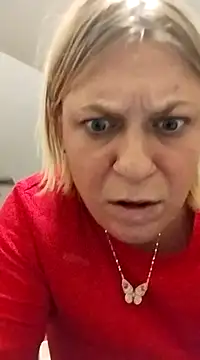 Snapshot of Playmate86 chatting on December 2024 08:32:01 AM Playmate86 online show from December 2024 08:32:01 AM