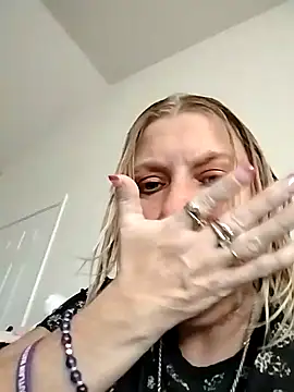 Snapshot of Playmate86 chatting on February 2025 06:09:02 PM Playmate86 online show from February 2025 06:09:02 PM