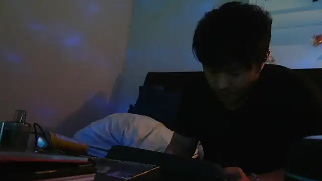 cloudyspun online show from November 2025 10:36:02 AM