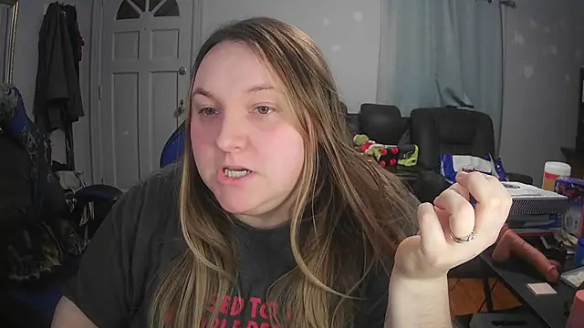 Snapshot of lovelylolarose chatting on December 2024 03:42:01 AM lovelylolarose online show from December 2024 03:42:01 AM