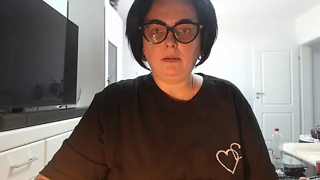 Amandamuller1982 online show from July 2026 01:37:01 PM