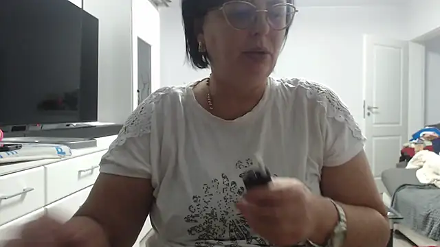 Amandamuller1982 online show from November 2025 05:28:02 PM