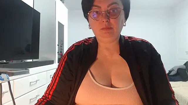 Amandamuller1982 online show from April 2026 08:15:01 PM