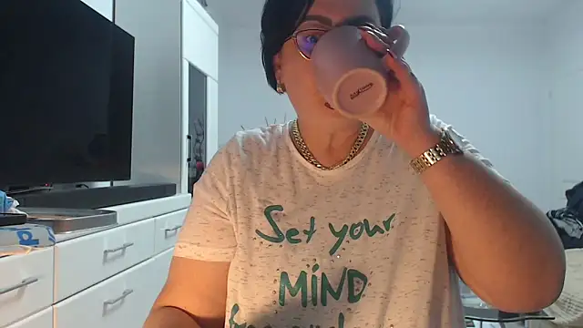 Amandamuller1982 online show from April 2026 07:48:02 PM