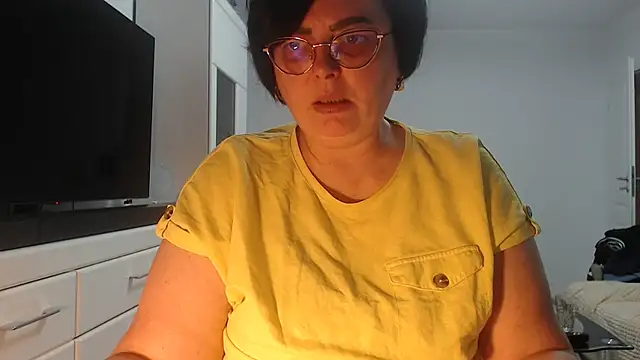 Amandamuller1982 online show from April 2026 05:28:02 PM