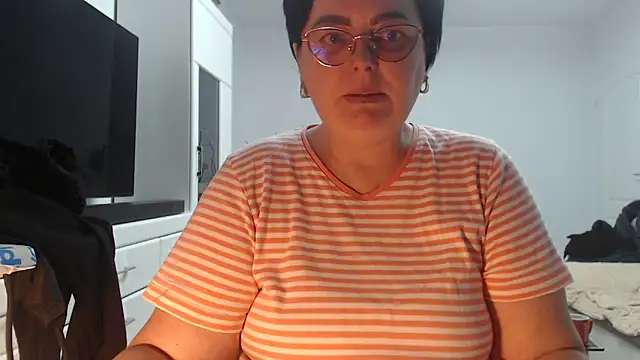 Amandamuller1982 online show from March 2026 07:38:01 PM