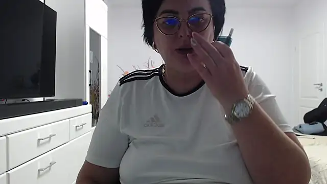 Amandamuller1982 online show from February 2026 07:00:01 PM