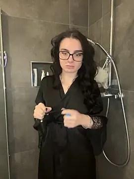 AdelinaAlia online show from December 2025 11:01:01 AM