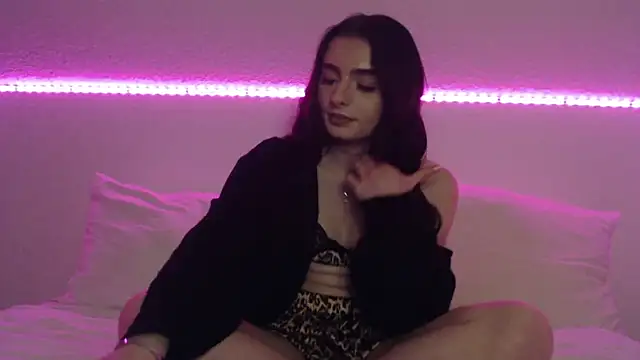 Snapshot of AdelinaAlia chatting on February 2025 09:04:01 PM AdelinaAlia online show from February 2025 09:04:01 PM