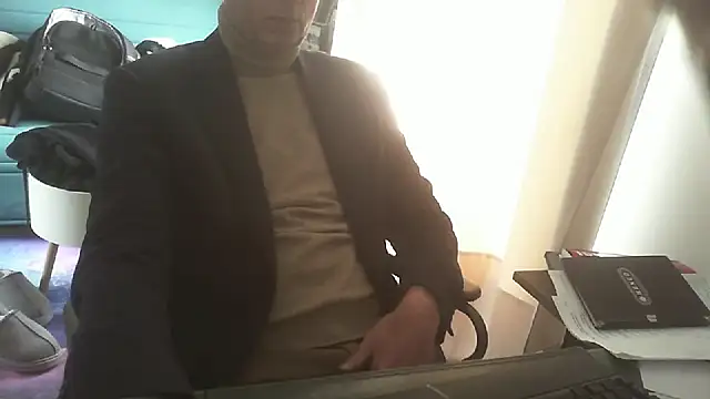 shyfrenchcock1 online show from March 2025 12:39:02 PM