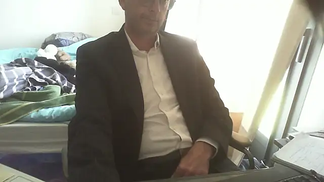 shyfrenchcock1 online show from May 2026 12:25:01 PM