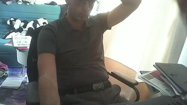shyfrenchcock1 online show from October 2025 12:51:01 PM