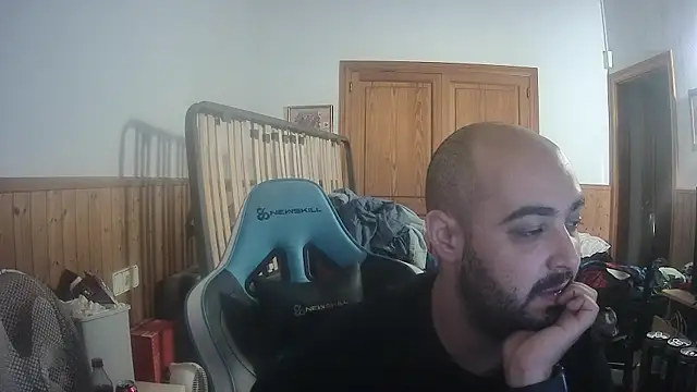 Snapshot of chicomallorca96 chatting on October 2025 10:28:02 AM chicomallorca96 online show from October 2025 10:28:02 AM