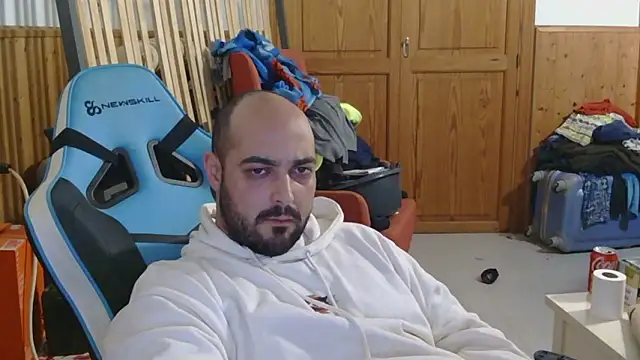 chicomallorca96 online show from February 2026 07:02:01 PM