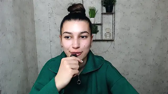 KarolinaRosse  online show from March 2025 10:00:02 AM