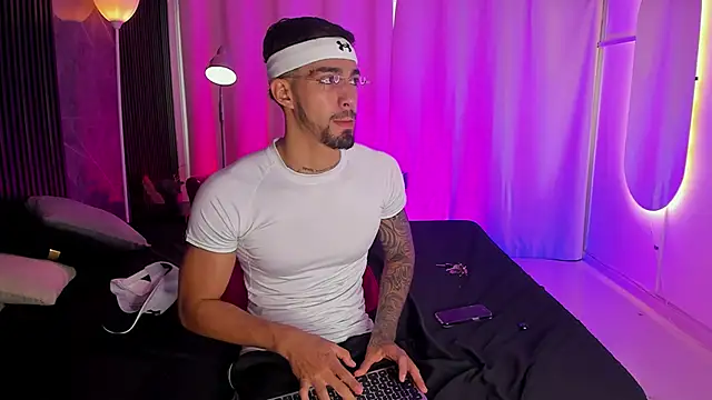 Duriel  online show from December 2025 01:04:02 PM