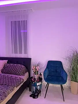 ZoeeZolton online show from June 2026 04:01:02 PM