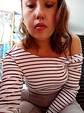 VIOLETA-25  online show from October 2025 03:24:02 PM