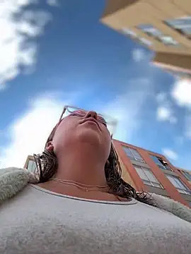 VIOLETA-25  online show from April 2026 02:20:02 PM