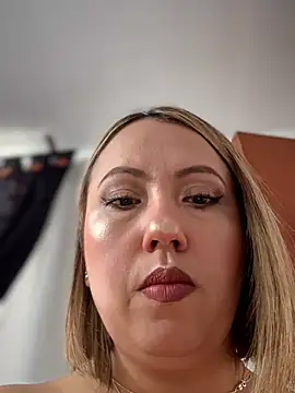 VIOLETA-25  online show from May 2026 03:10:01 PM