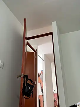 VIOLETA-25  online show from April 2026 03:06:01 PM