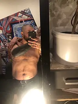 Snapshot of zra_andre chatting on January 2025 08:31:02 PM zra andre online show from January 2025 08:31:02 PM