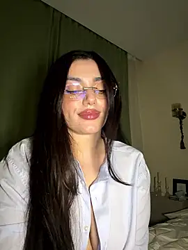 Snapshot of Sweet_Khalifa_ chatting on January 2026 03:18:02 PM Sweet Khalifa online show from January 2026 03:18:02 PM