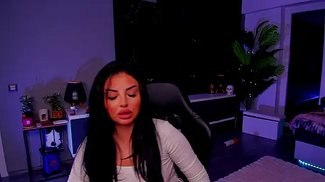 anemarieejolie online show from February 2026 06:18:02 PM